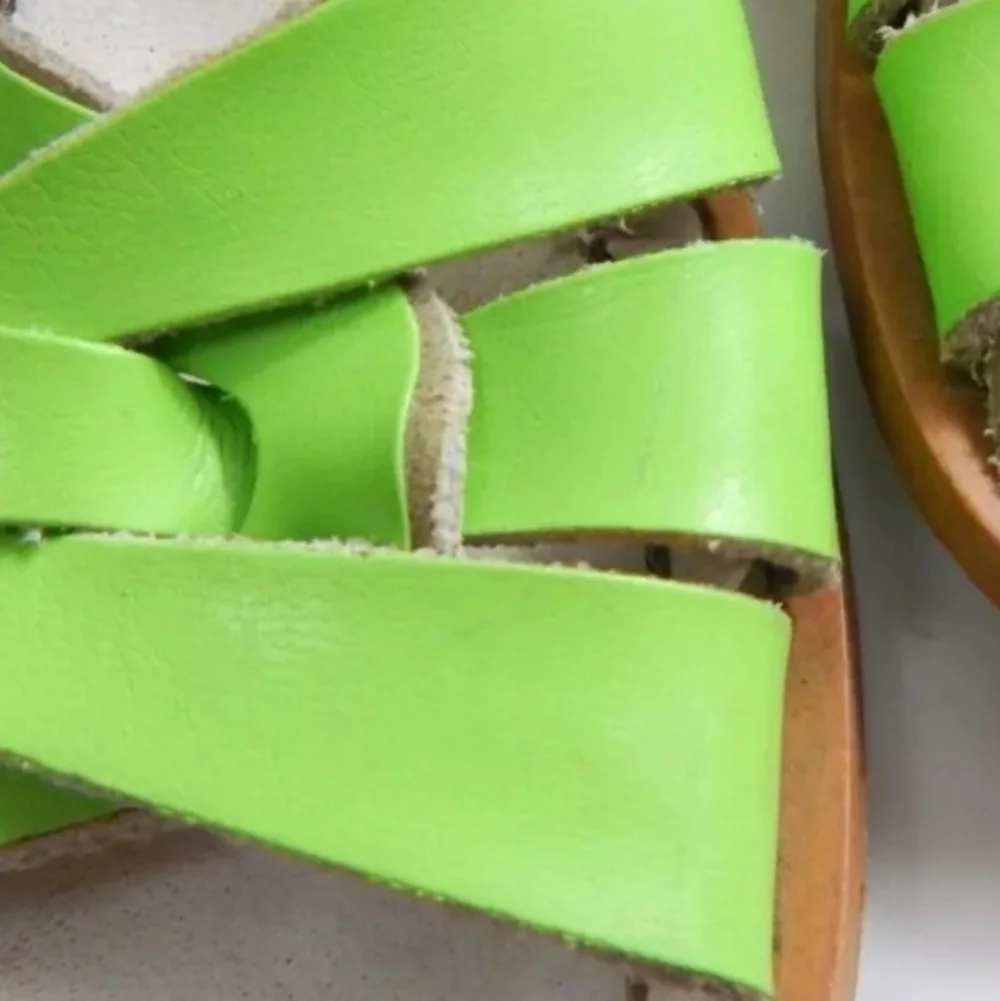 Saltwater‎ Green Leather Sandals